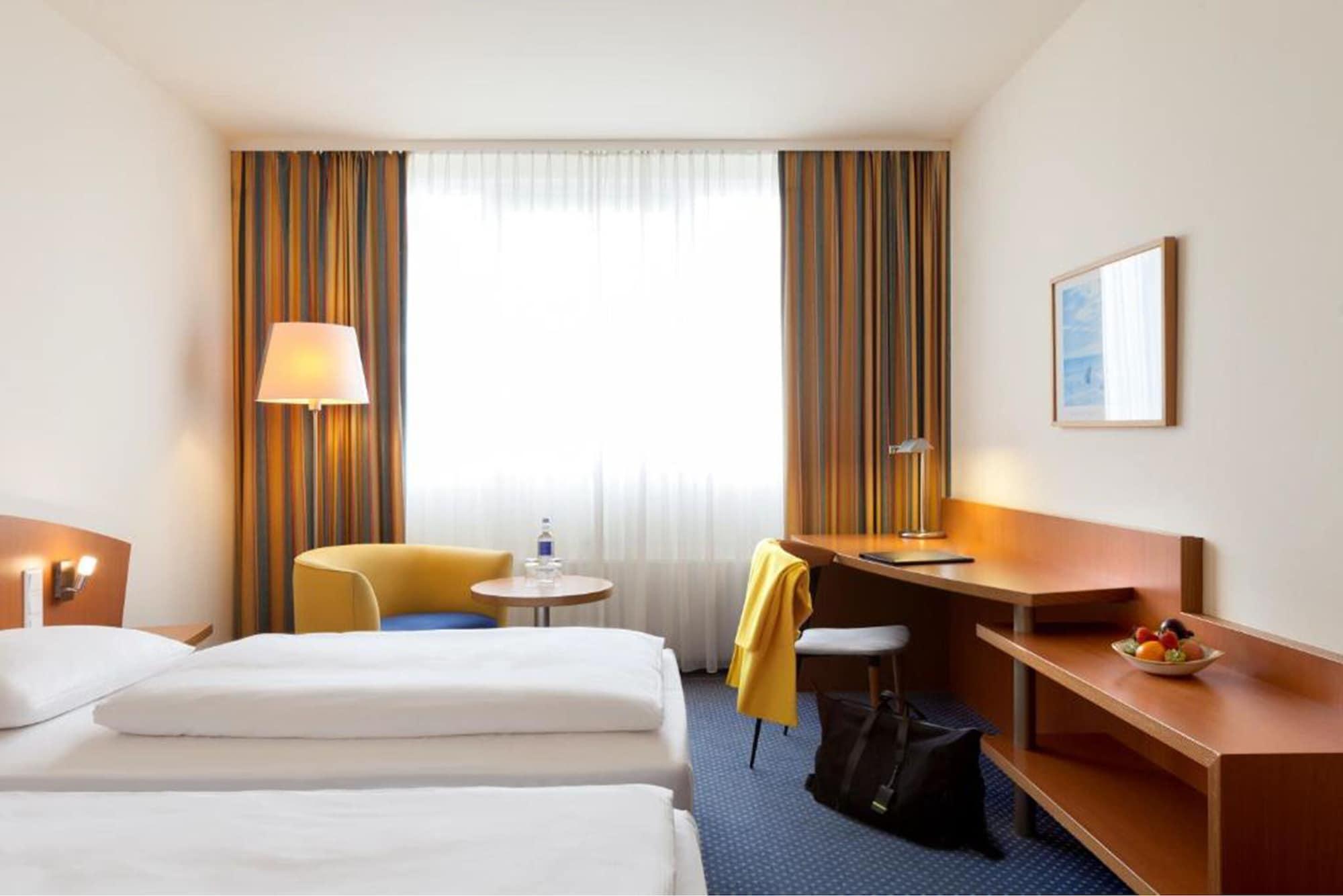 Vienna House By Wyndham Baltic Stralsund Hotel Exterior photo