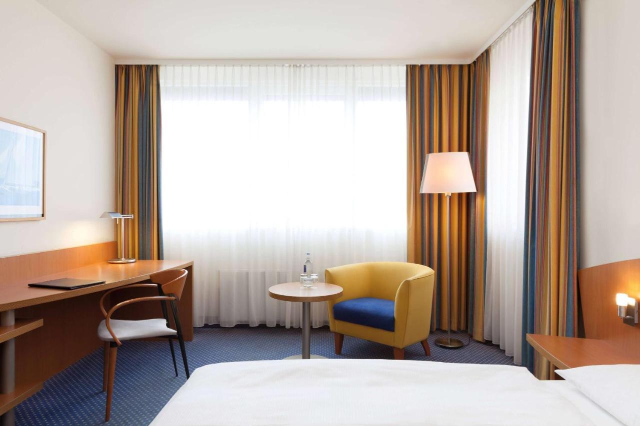 Vienna House By Wyndham Baltic Stralsund Hotel Exterior photo